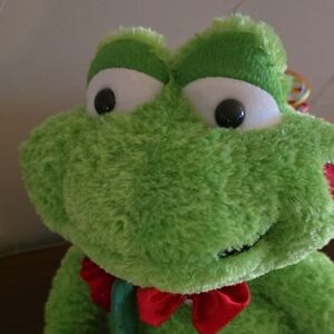 Gund 🐸🐸 singing Green Plush Frog with Red Accents. One of a kind!!